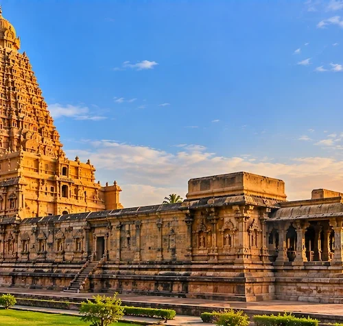 Brihadeeswarar Temple Thanjavur Tour from Madurai